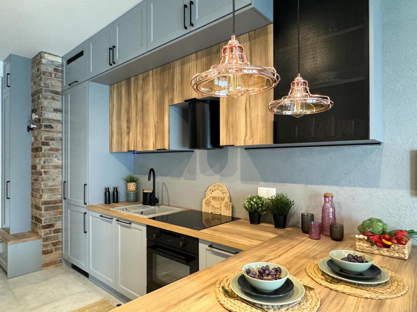 Lakru Apartments Global Office, Free Garage, Self Check-In คาโตวีตเซ ภายนอก รูปภาพ
