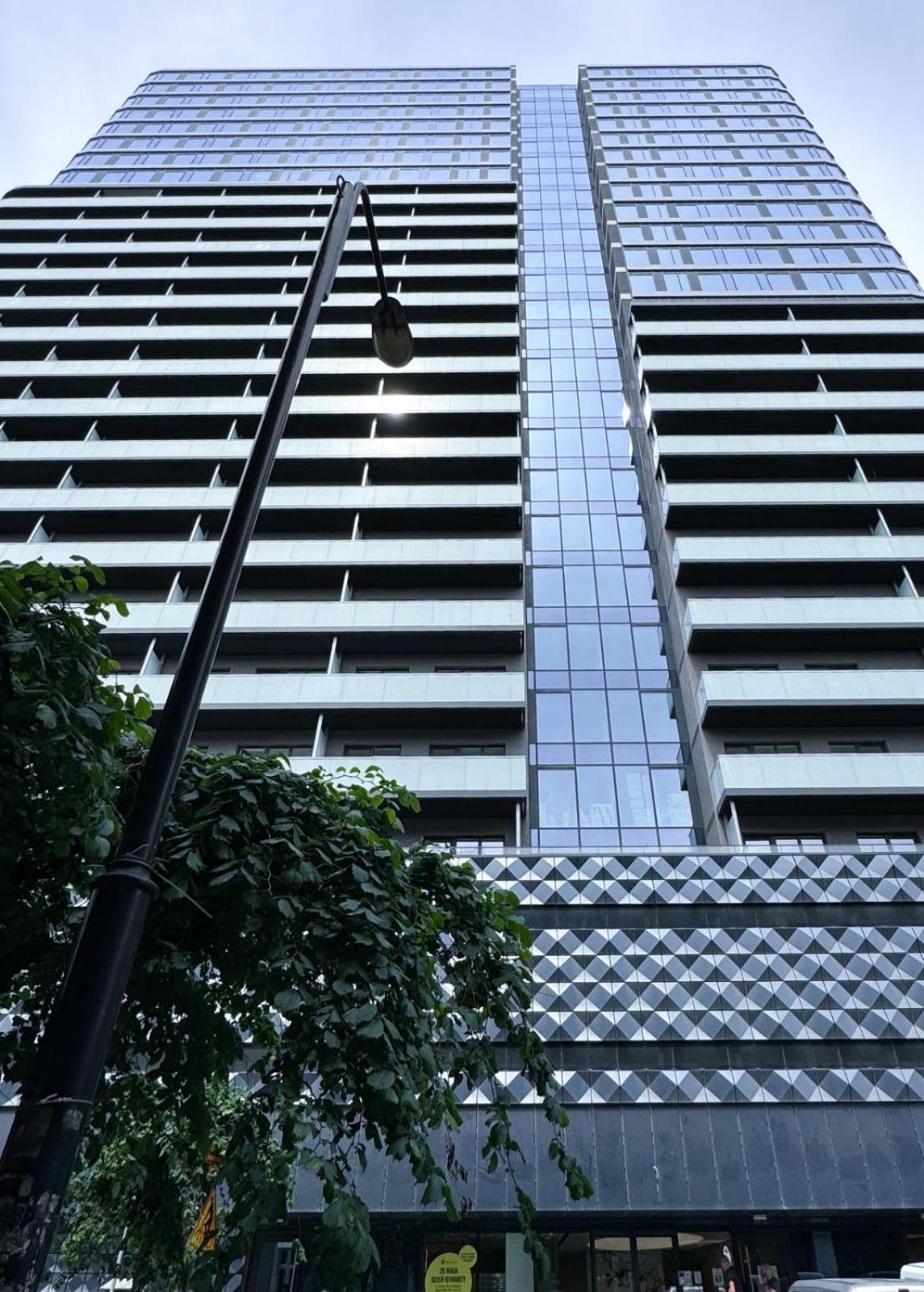 Lakru Apartments Global Office, Free Garage, Self Check-In คาโตวีตเซ ภายนอก รูปภาพ