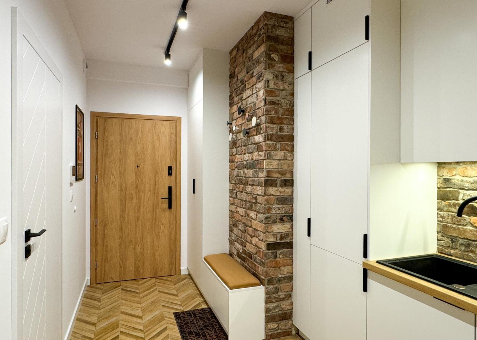 Lakru Apartments Global Office, Free Garage, Self Check-In คาโตวีตเซ ภายนอก รูปภาพ