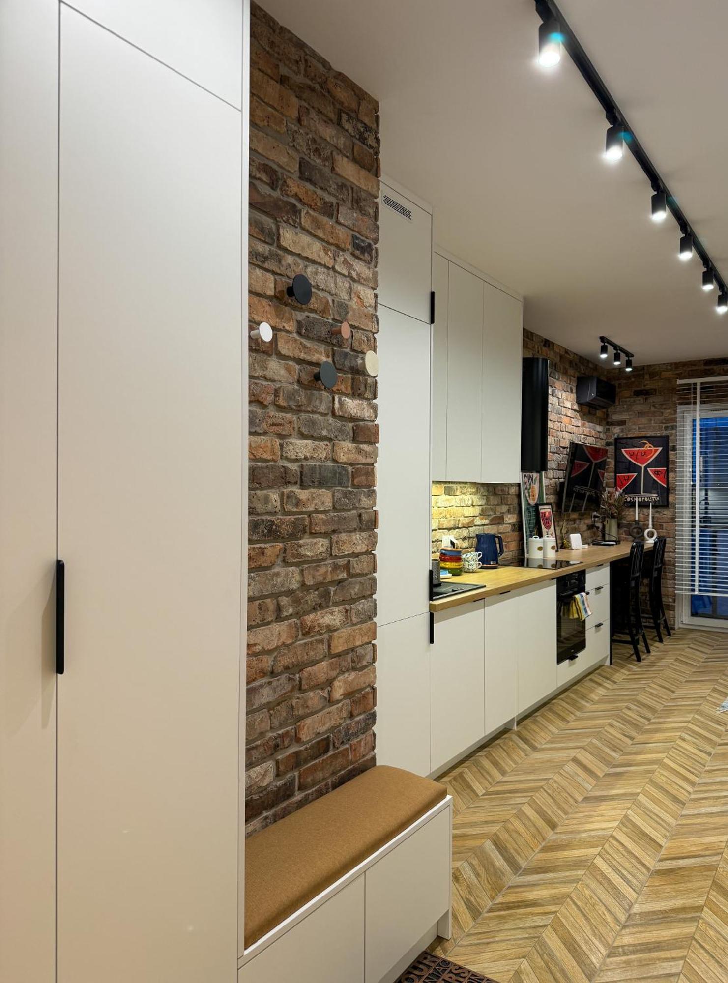 Lakru Apartments Global Office, Free Garage, Self Check-In คาโตวีตเซ ภายนอก รูปภาพ