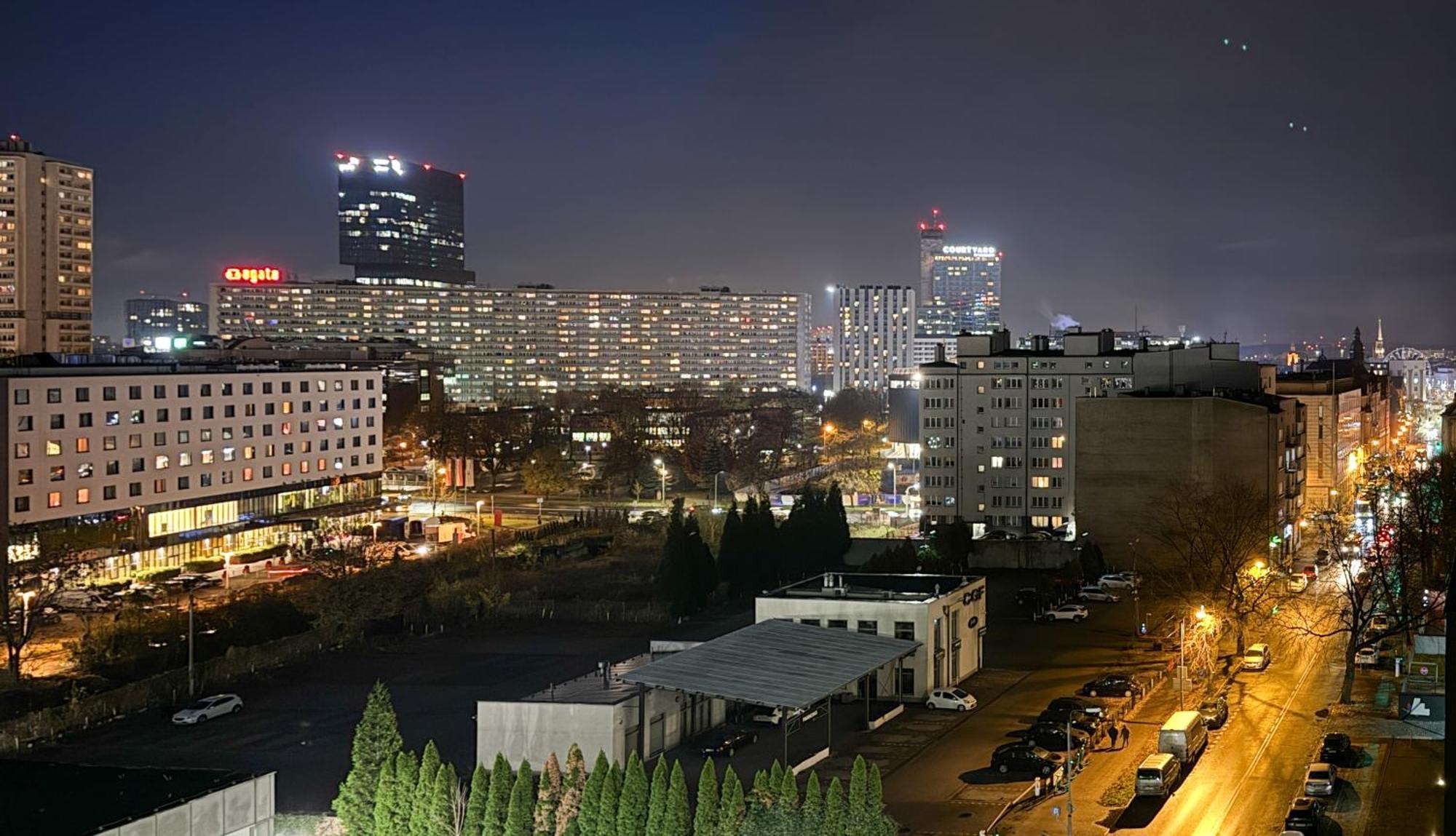 Lakru Apartments Global Office, Free Garage, Self Check-In คาโตวีตเซ ภายนอก รูปภาพ