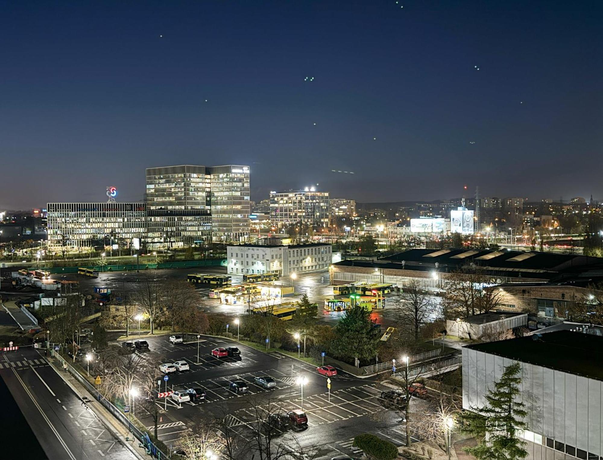 Lakru Apartments Global Office, Free Garage, Self Check-In คาโตวีตเซ ภายนอก รูปภาพ